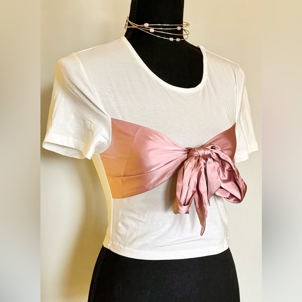 NWOT SHEIN MOD Two Tone Bow Front Crop Tee: Size Small; White w/ Pink Satin Bow